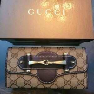 100% Authentic Guaranteed Gucci Wallet Clutch With